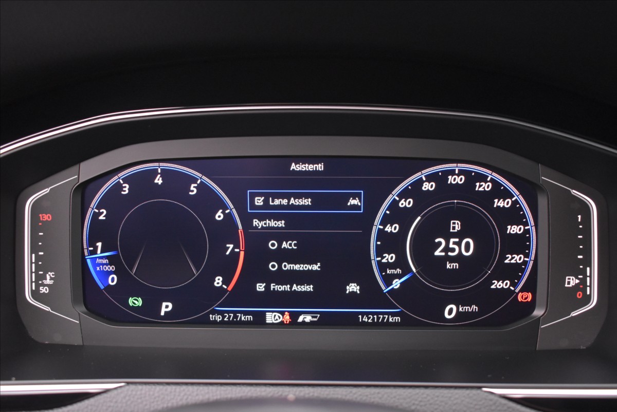 Volkswagen Passat 2,0 TSI  DSG R-Line Webasto Matrix - 29