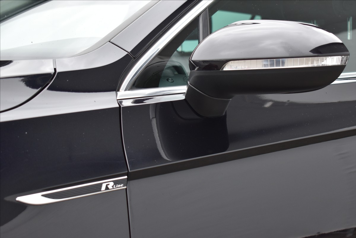 Volkswagen Passat 2,0 TSI  DSG R-Line Webasto Matrix - 6