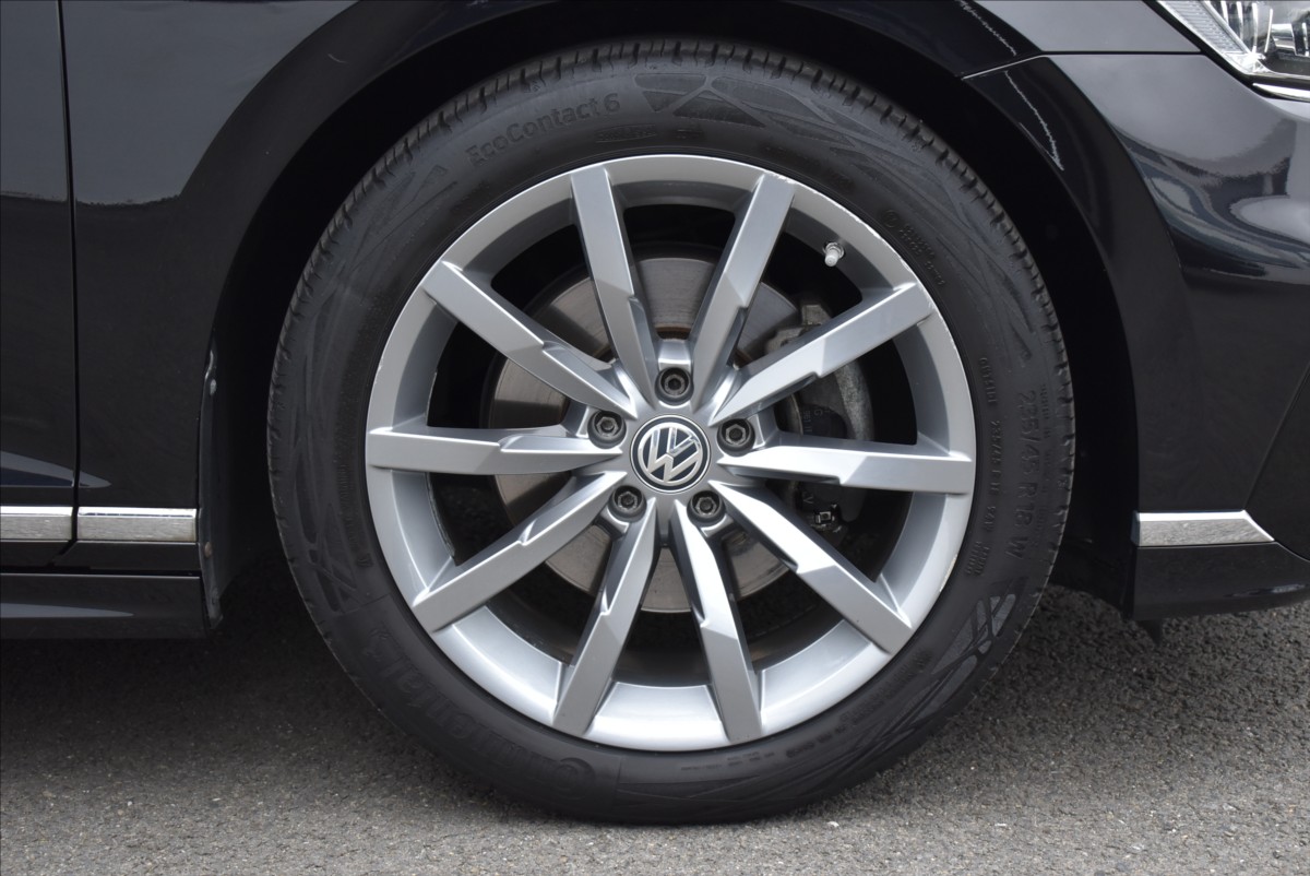 Volkswagen Passat 2,0 TSI  DSG R-Line Webasto Matrix - 7