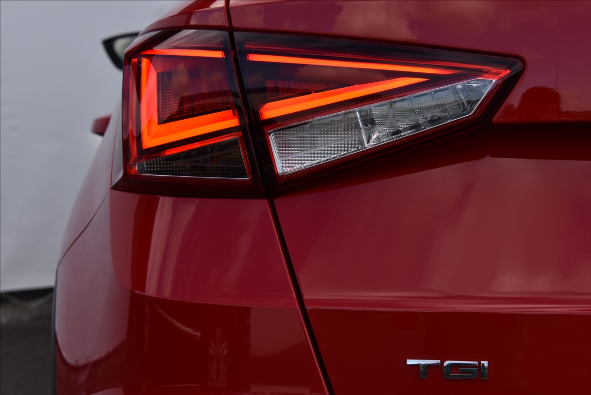 Seat Arona 1,0 TGI  FR Line Kamera Assist - 9