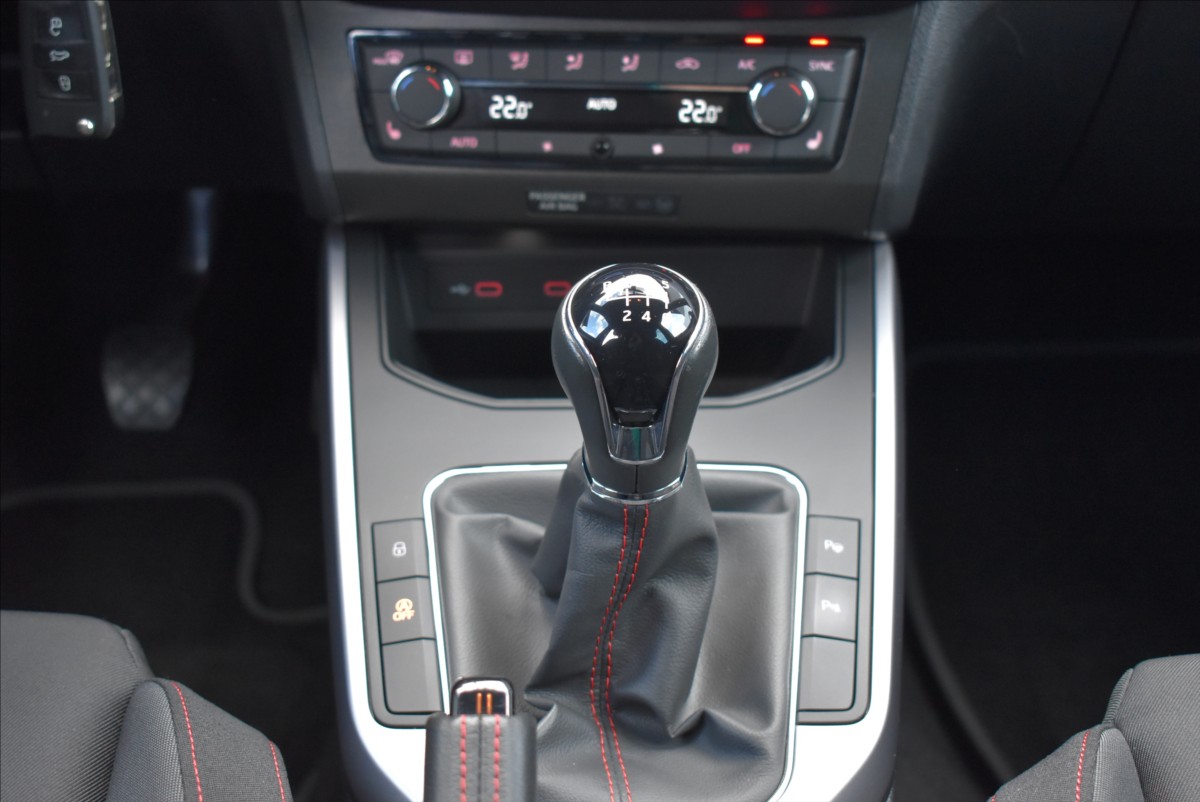 Seat Arona 1,0 TGI  FR Line Kamera Assist - 15