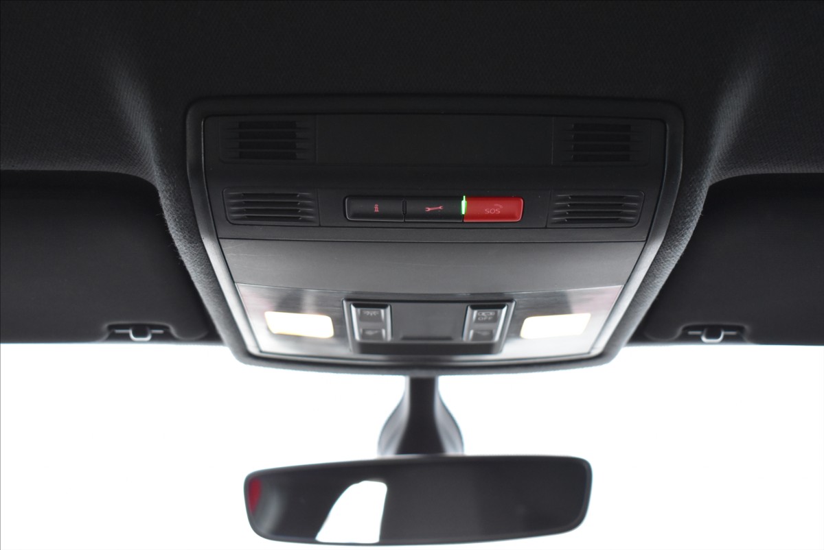 Seat Arona 1,0 TGI  FR Line Kamera Assist - 16