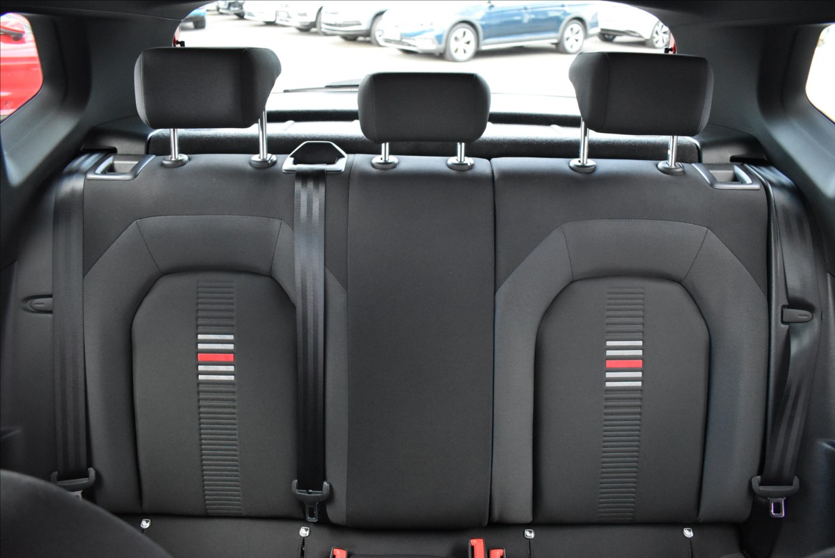 Seat Arona 1,0 TGI  FR Line Kamera Assist - 21