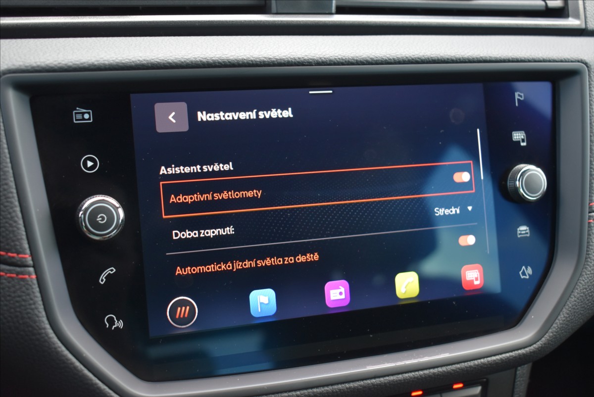 Seat Arona 1,0 TGI  FR Line Kamera Assist - 31