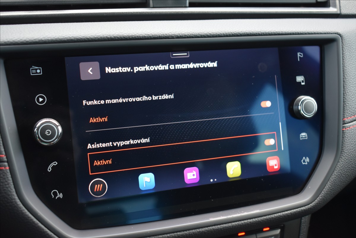 Seat Arona 1,0 TGI  FR Line Kamera Assist - 33