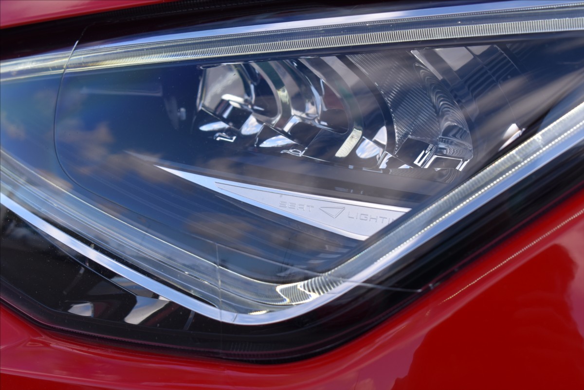 Seat Arona 1,0 TGI  FR Line Kamera Assist - 3