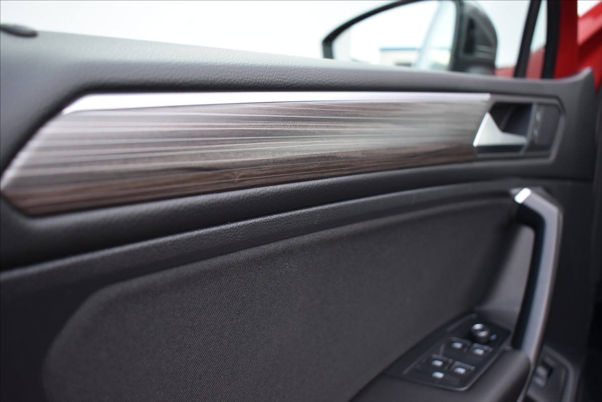 Volkswagen Tiguan Allspace 2,0 TDi  DSG 4x4 Elegance LED Assist - 20