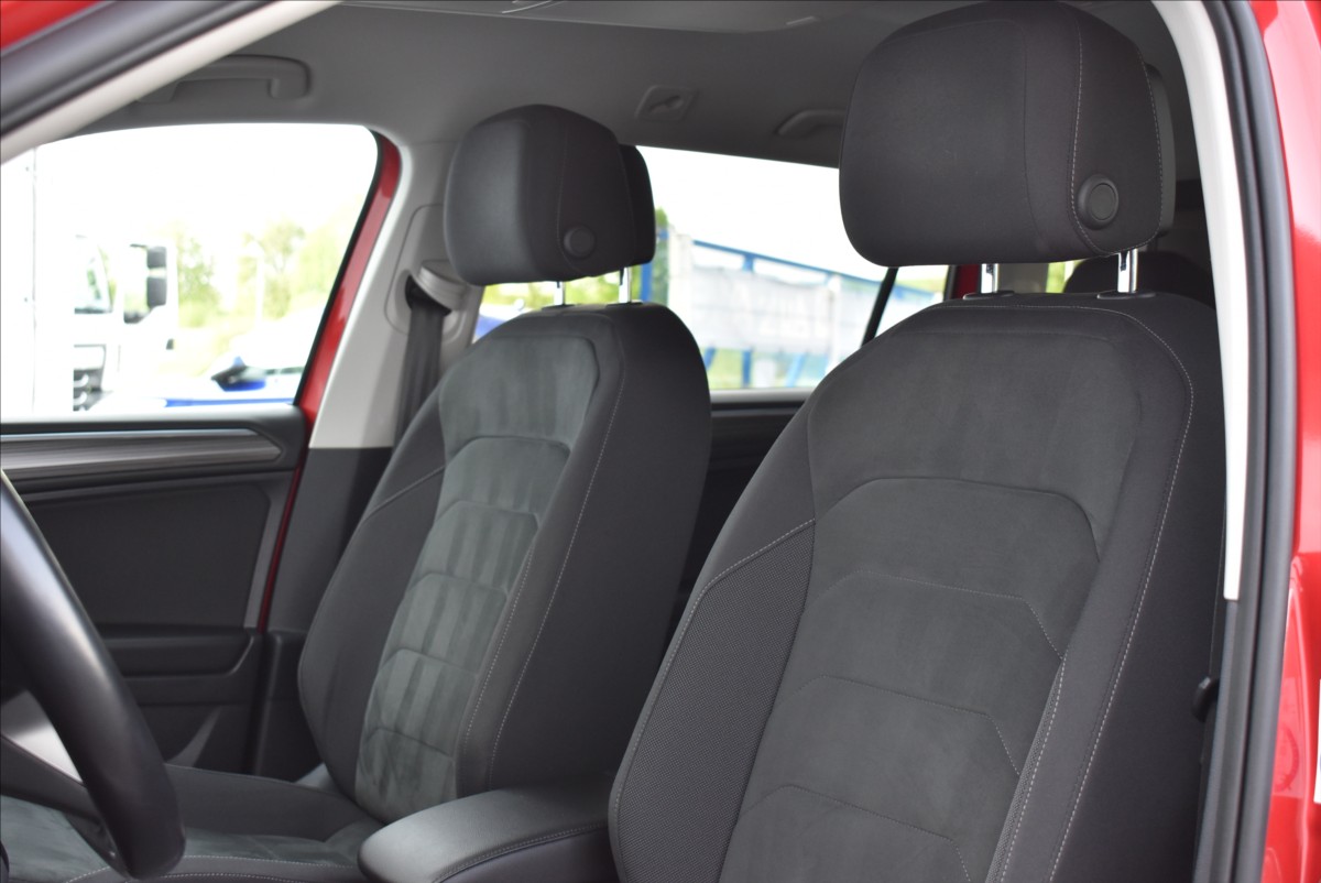 Volkswagen Tiguan Allspace 2,0 TDi  DSG 4x4 Elegance LED Assist - 23