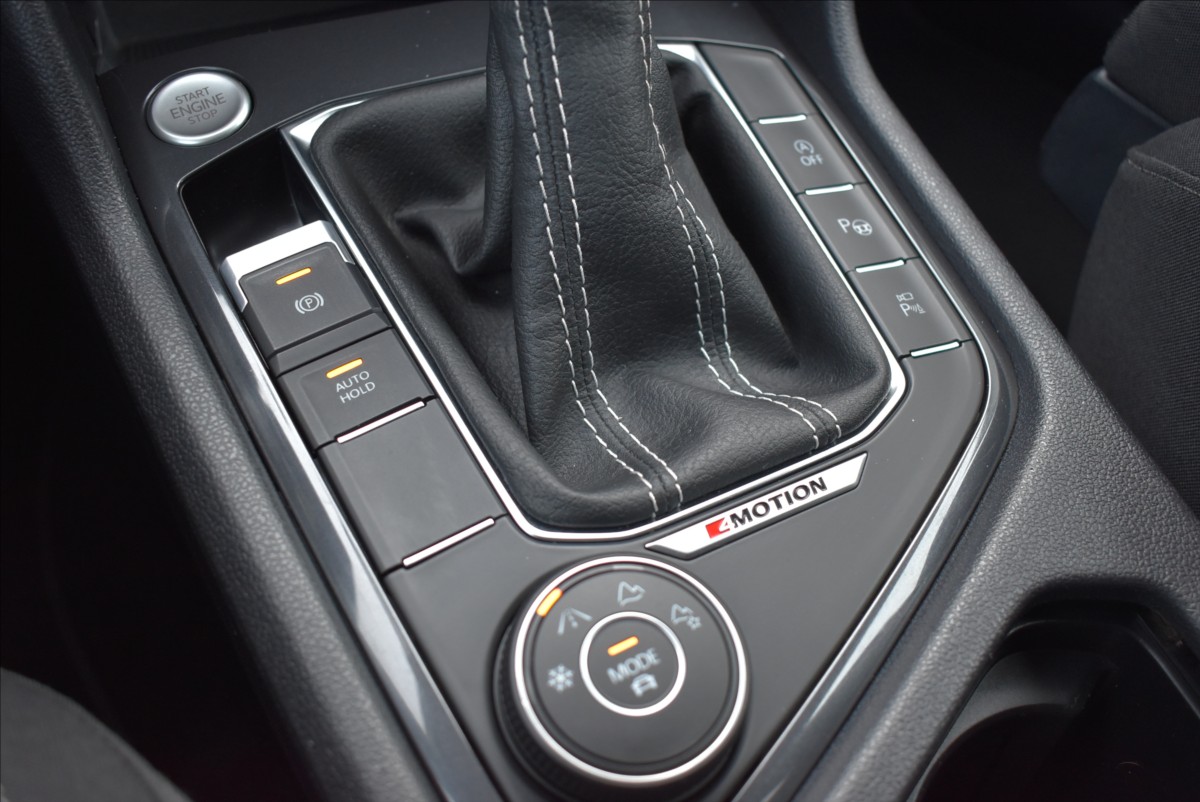 Volkswagen Tiguan Allspace 2,0 TDi  DSG 4x4 Elegance LED Assist - 44