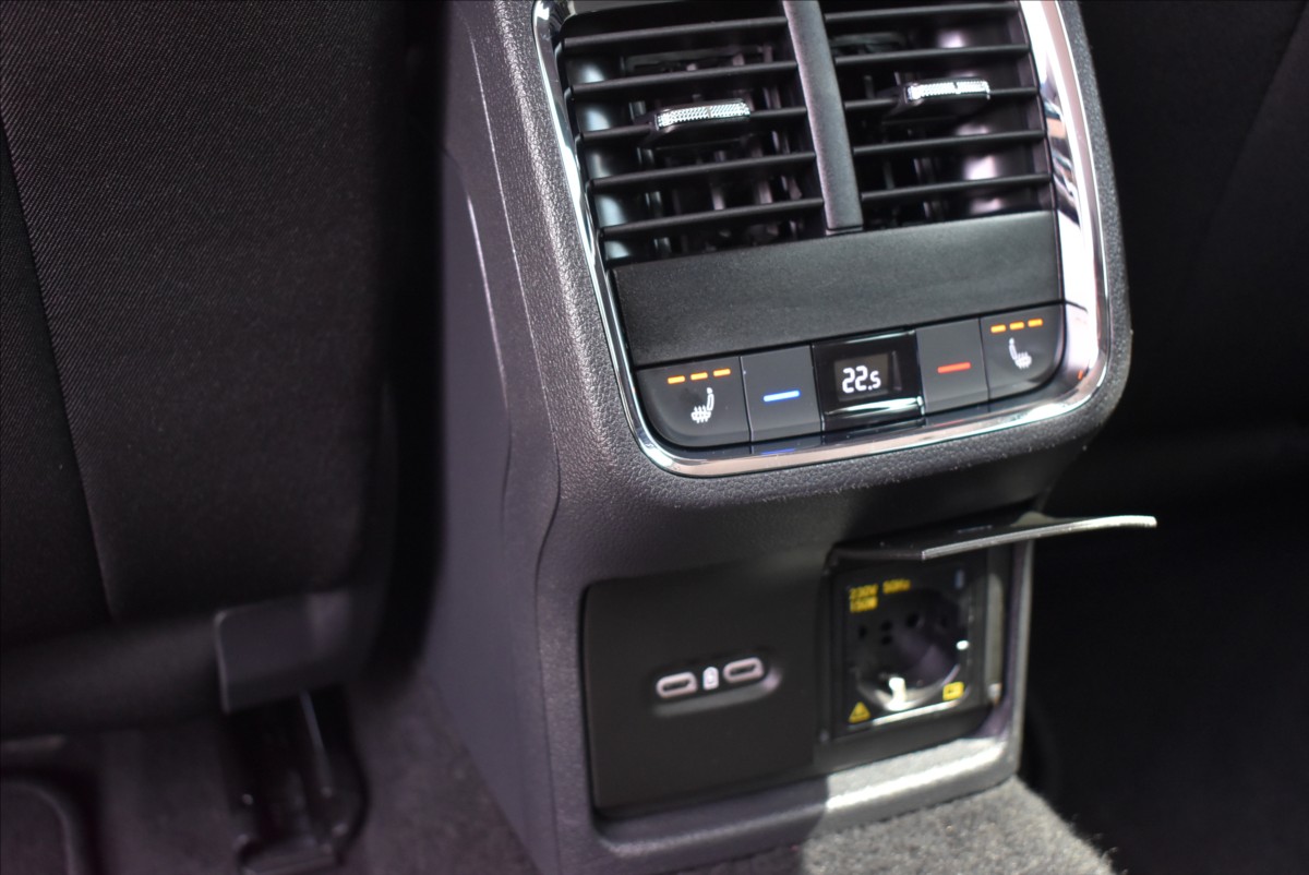 Škoda Octavia 1,5 TSi  DSG e-TEC Scout LED Virtual - 13