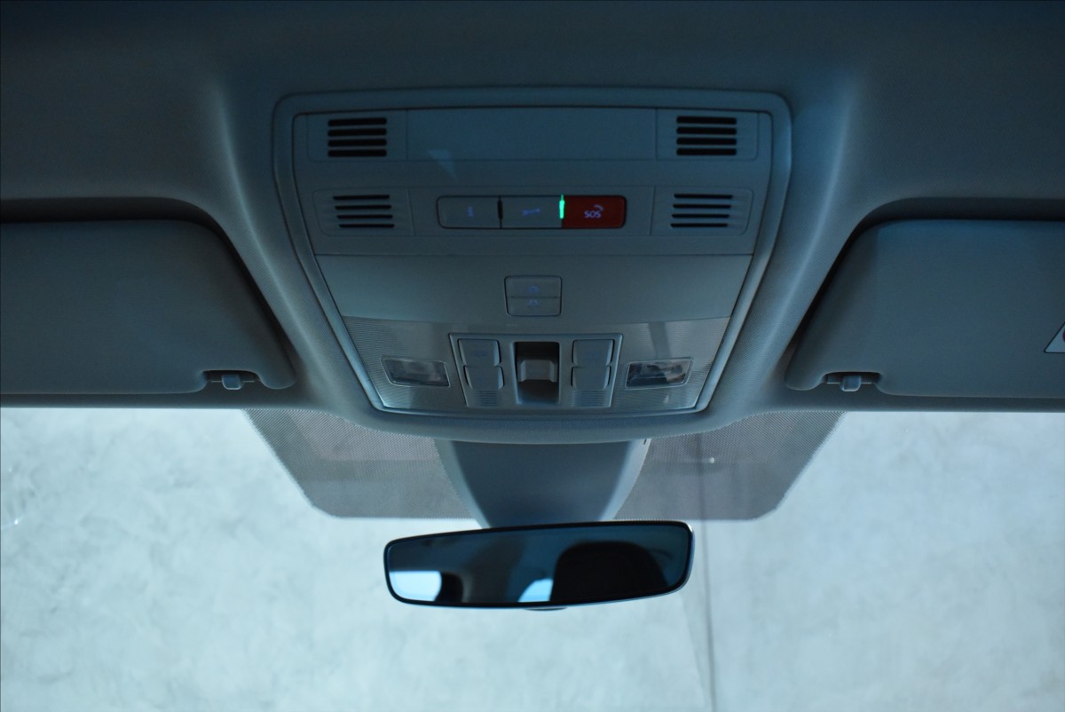 Škoda Karoq 2,0 TDi  Style Virtual Assist LED - 18