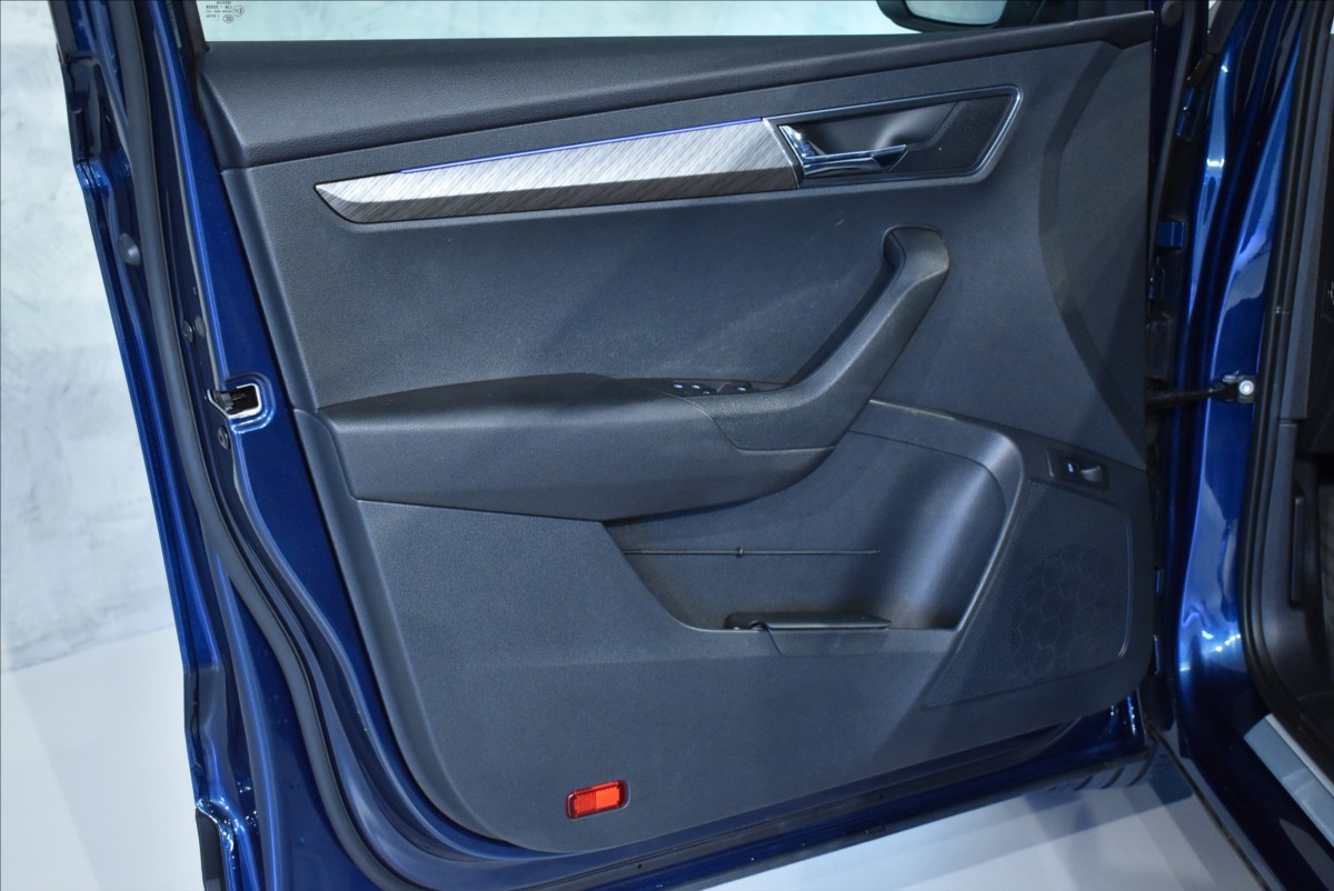 Škoda Karoq 2,0 TDi  Style Virtual Assist LED - 20