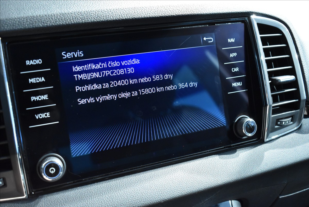 Škoda Karoq 2,0 TDi  Style Virtual Assist LED - 29