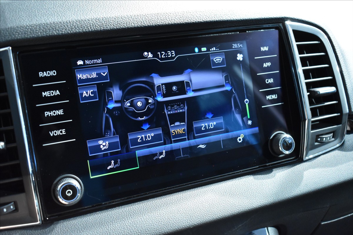 Škoda Karoq 2,0 TDi  Style Virtual Assist LED - 33