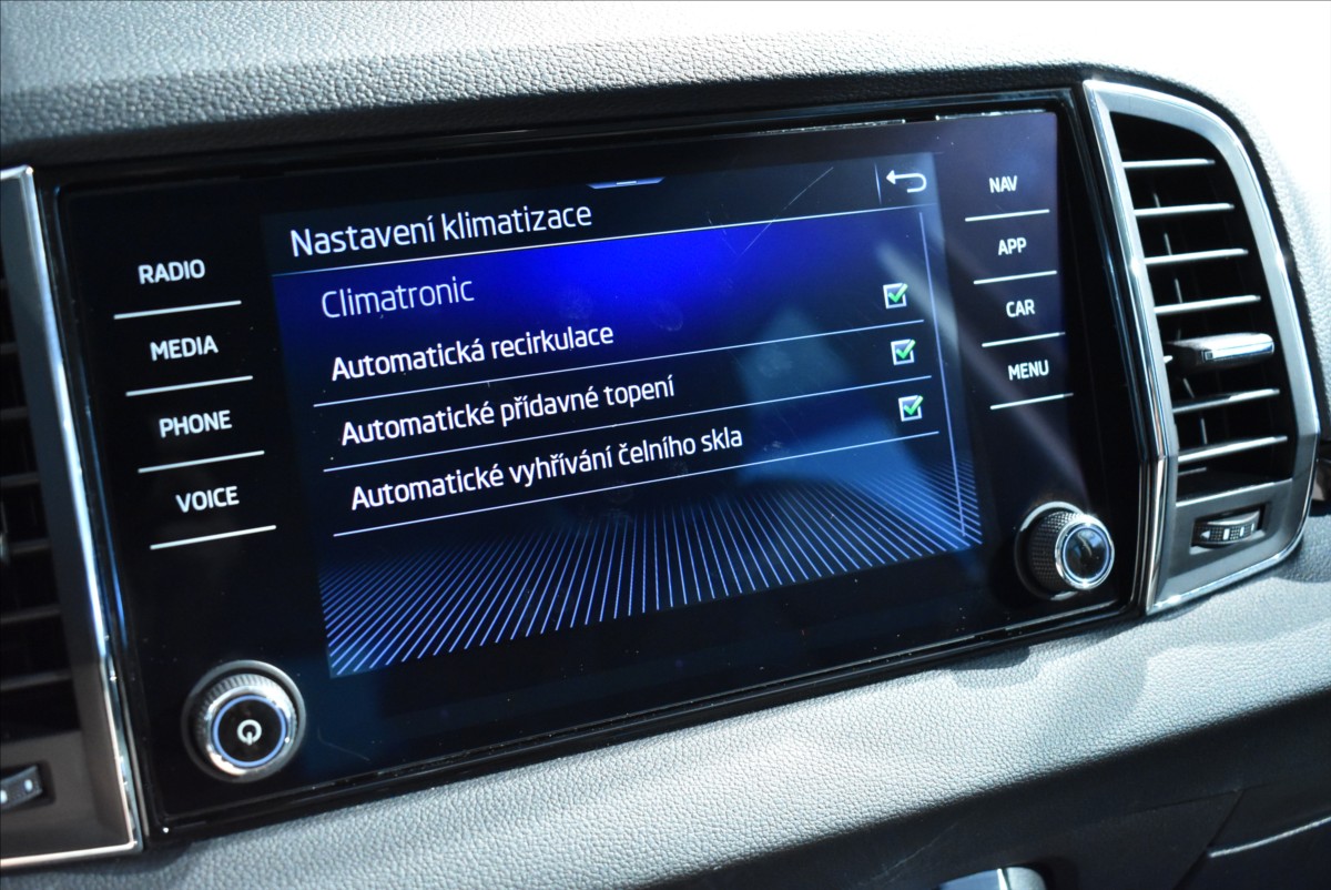 Škoda Karoq 2,0 TDi  Style Virtual Assist LED - 34