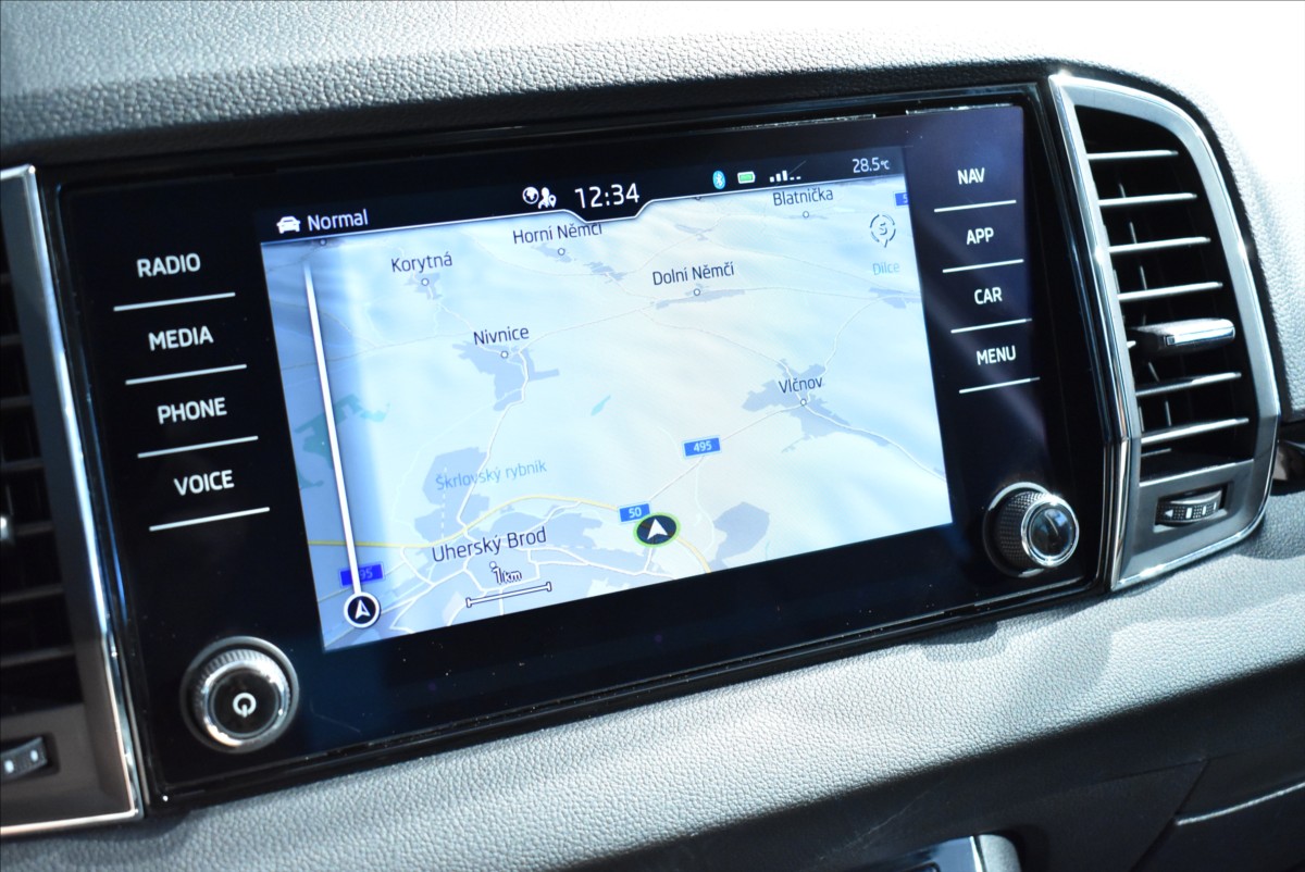 Škoda Karoq 2,0 TDi  Style Virtual Assist LED - 35