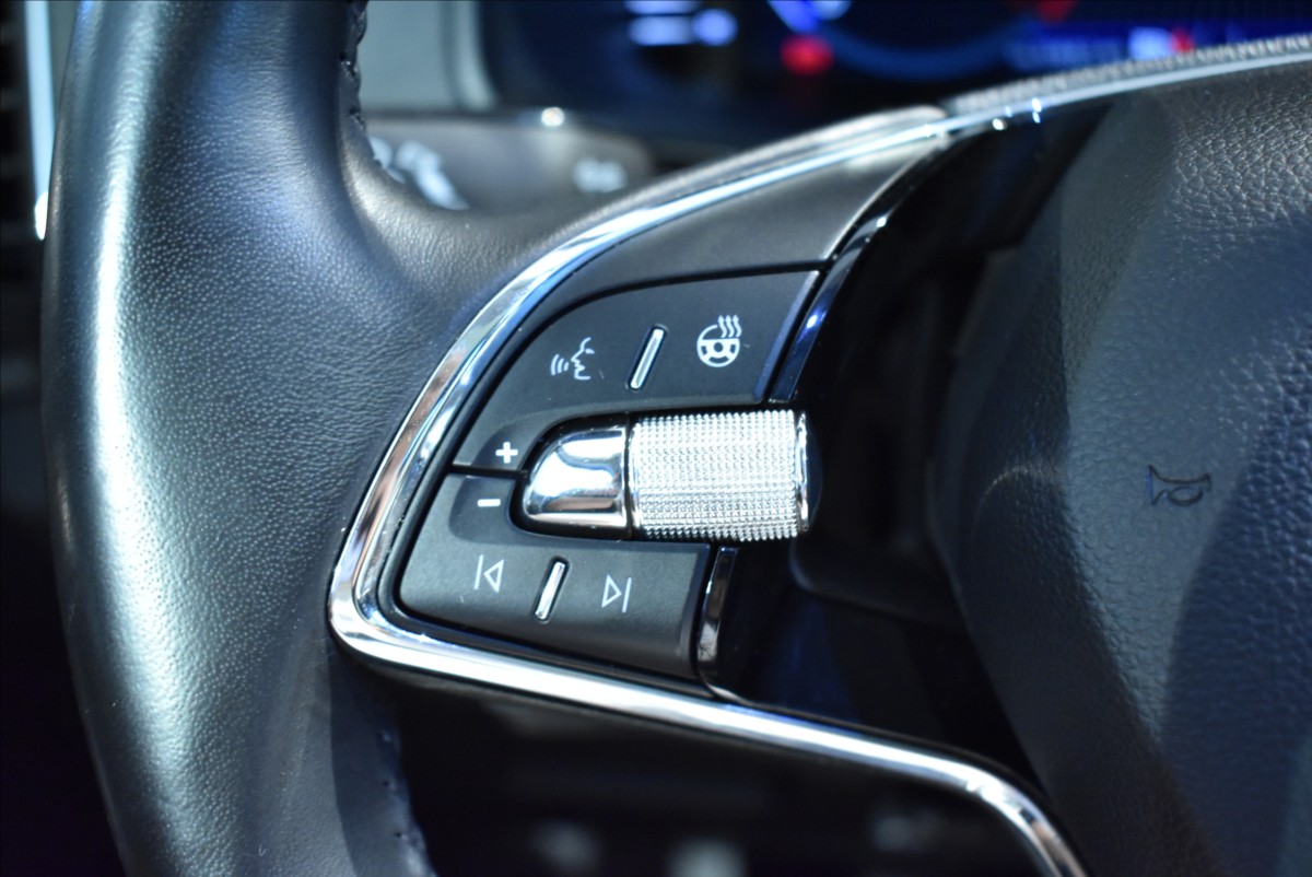 Škoda Karoq 2,0 TDi  Style Virtual Assist LED - 43