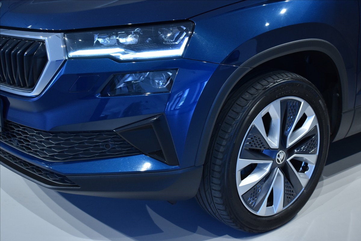 Škoda Karoq 2,0 TDi  Style Virtual Assist LED - 2
