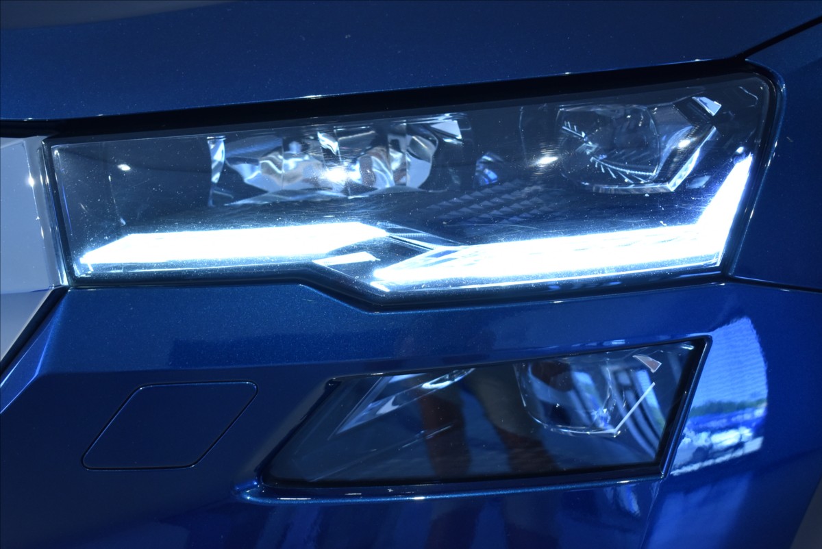 Škoda Karoq 2,0 TDi  Style Virtual Assist LED - 3