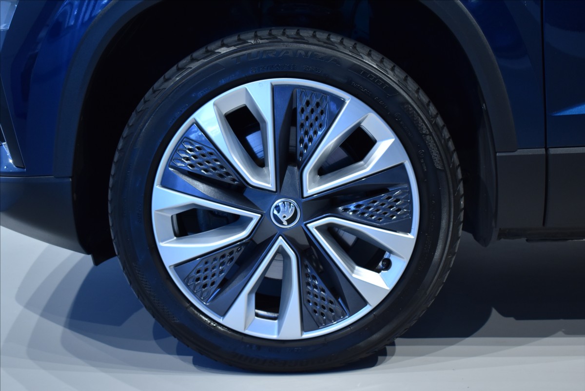 Škoda Karoq 2,0 TDi  Style Virtual Assist LED - 4