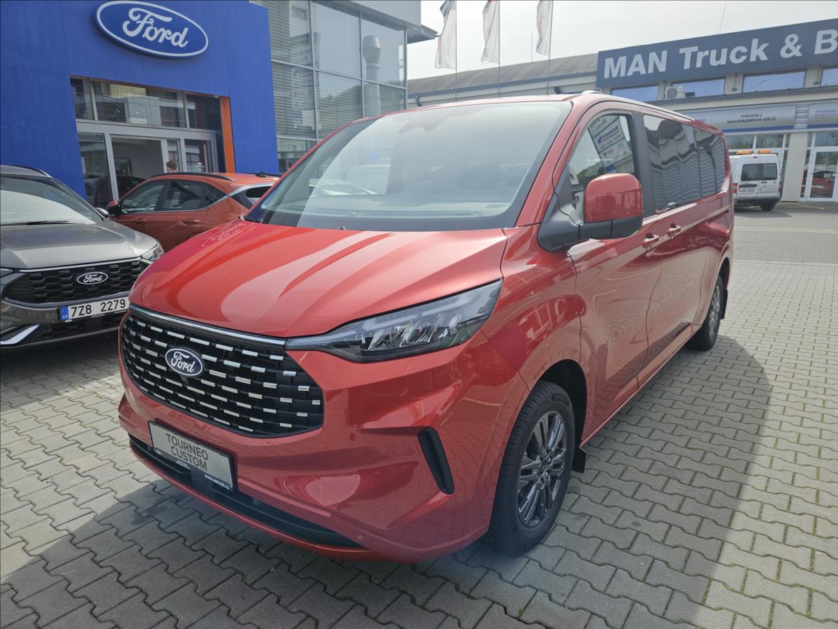 Ford Tourneo Custom 2,0 EcoBlue 110kW L2  Titanium