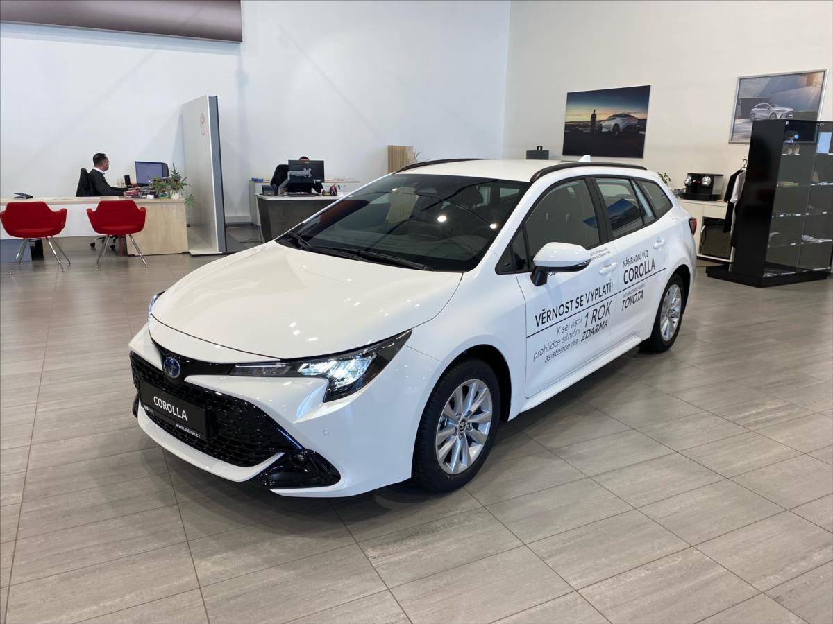 Toyota Corolla 1,8 hybrid 140 kon  Comfort + Tech