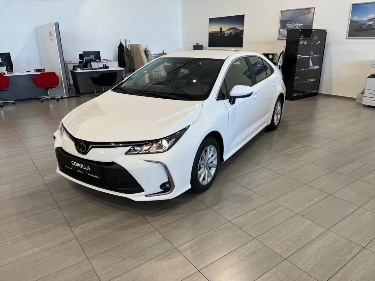 Toyota Corolla 1,5 Dynamic Force manul  benzn