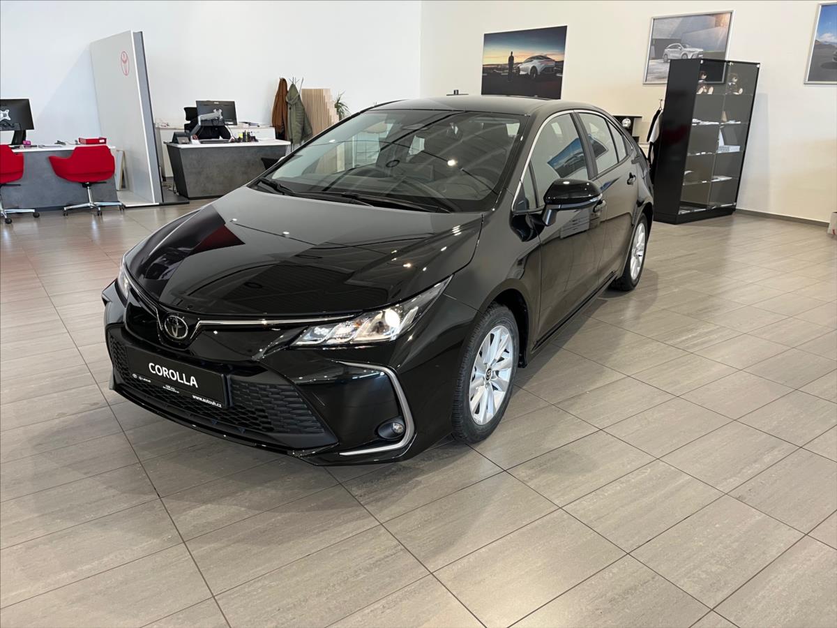 Toyota Corolla 1,5 Dynamic Force manul  benzn