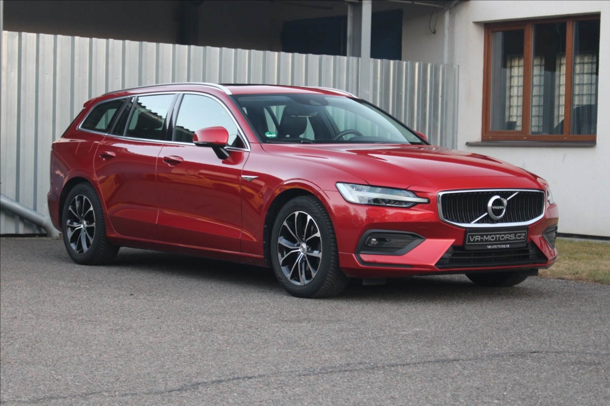 Volvo V60 2,0 D3 Momentum Automat Zruka