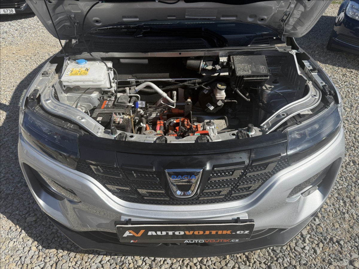 Dacia Spring NAVIGACE,KAMERA,+SADA KOL