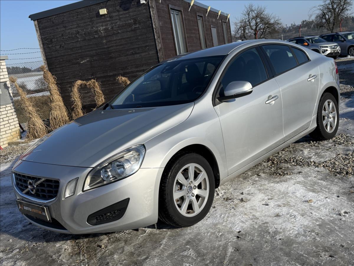 Volvo S60 2,0 D3 2.0d R5 120kW NAVI