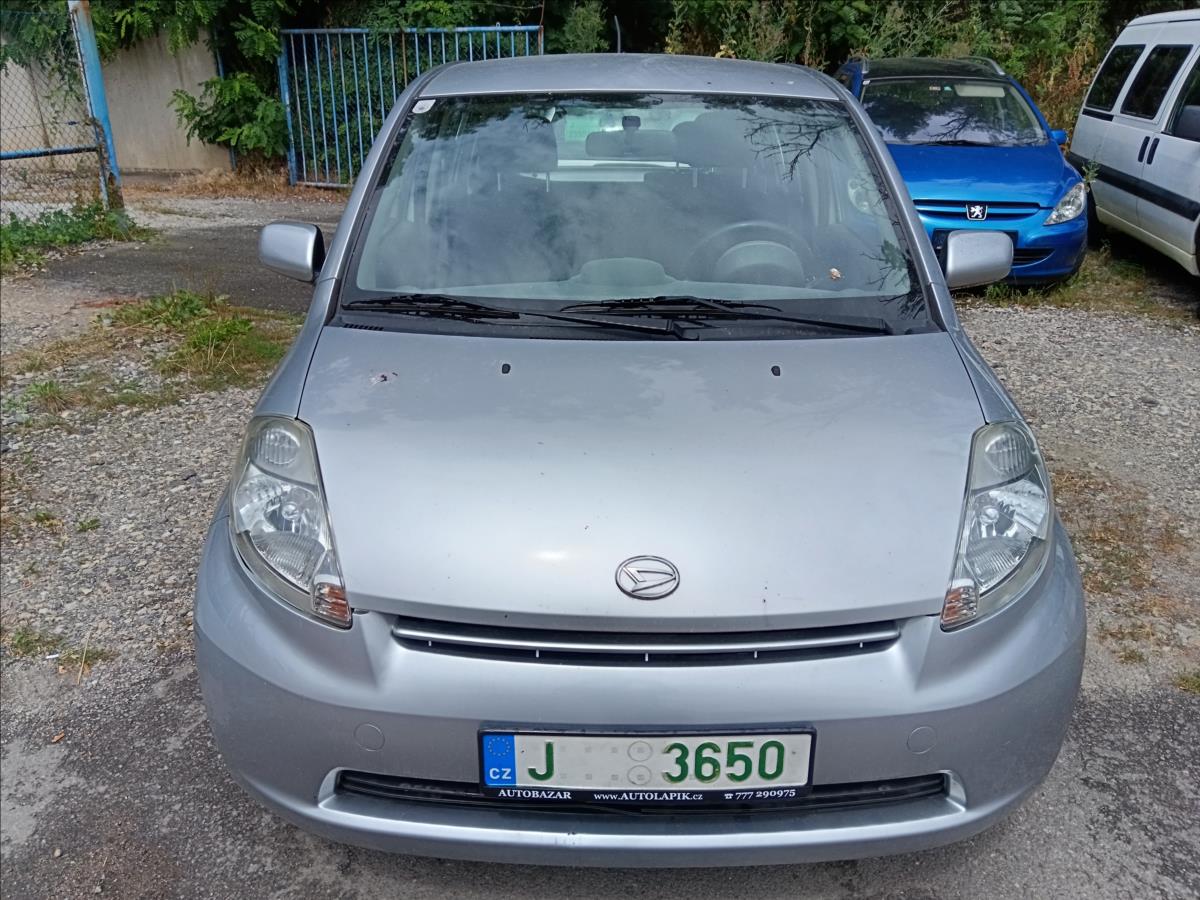 Daihatsu Sirion 1,0 i Top