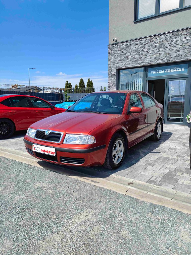 koda Octavia 1.6 Ambiente CZ TOP STAV