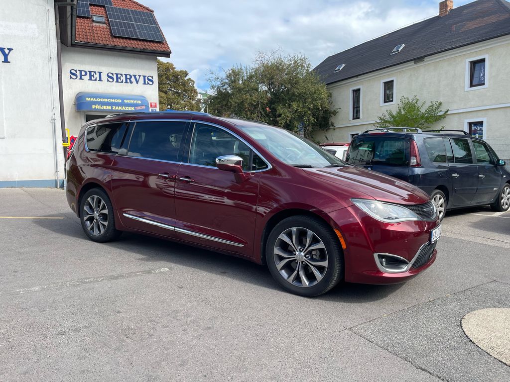 Chrysler Pacifica 