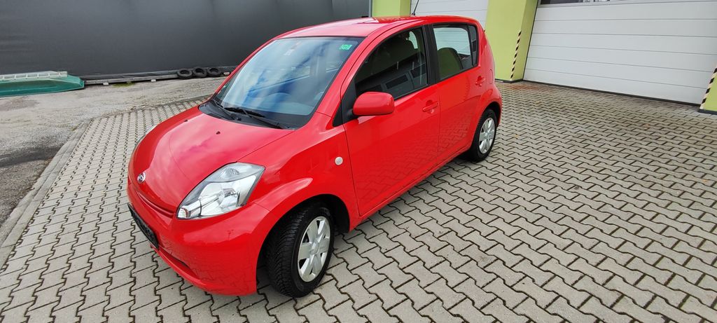 Daihatsu Sirion 