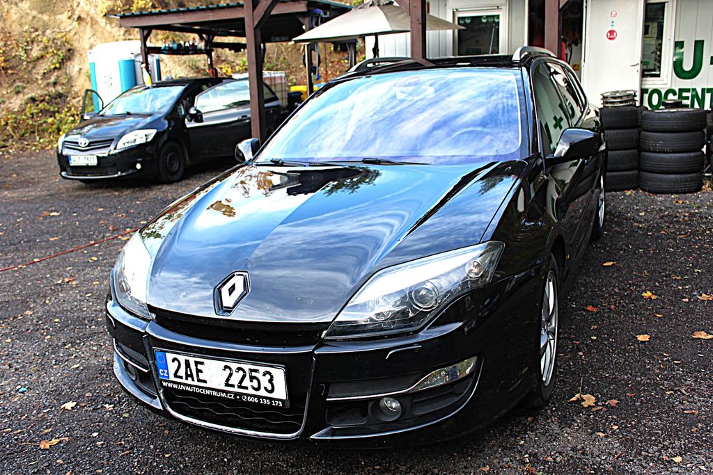 Renault Laguna 2.0 dCi 110 kW navi