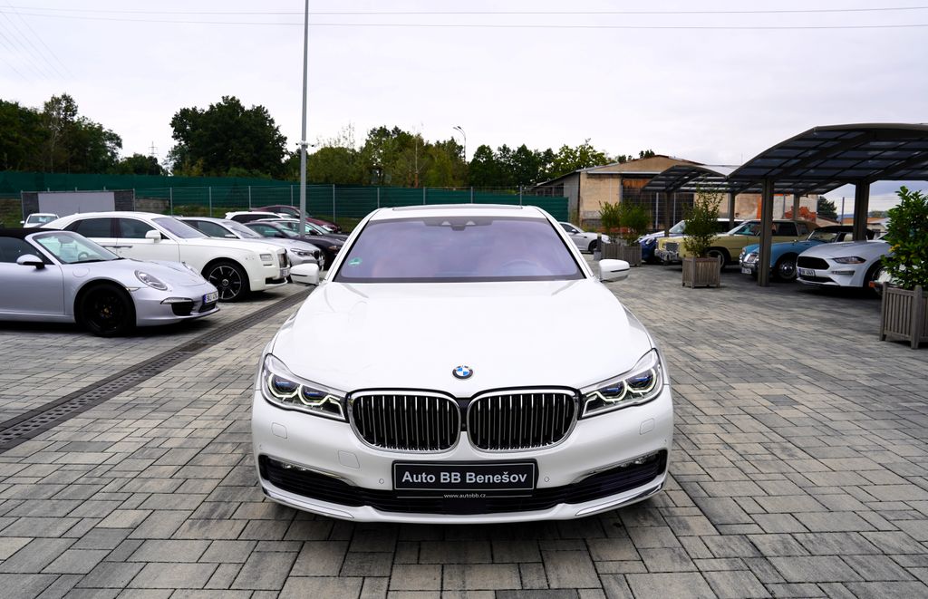 BMW ada 7 750i xDrive/Individual/Lasery