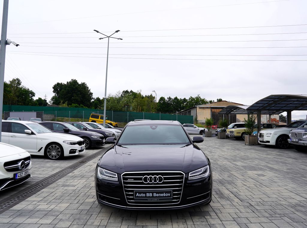 Audi A8 4.2 TDI Long,Q,Matrix,TV, R