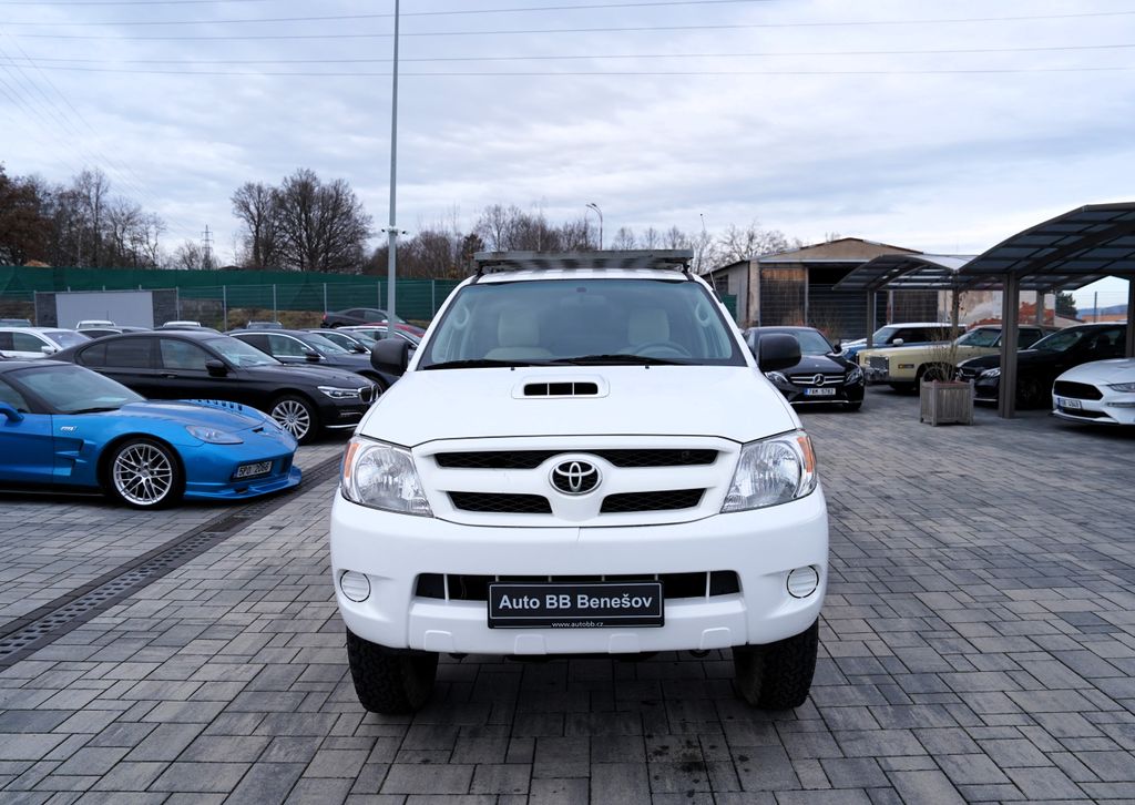 Toyota Hilux 2.5 D-4D Double Cab/4x4/tan