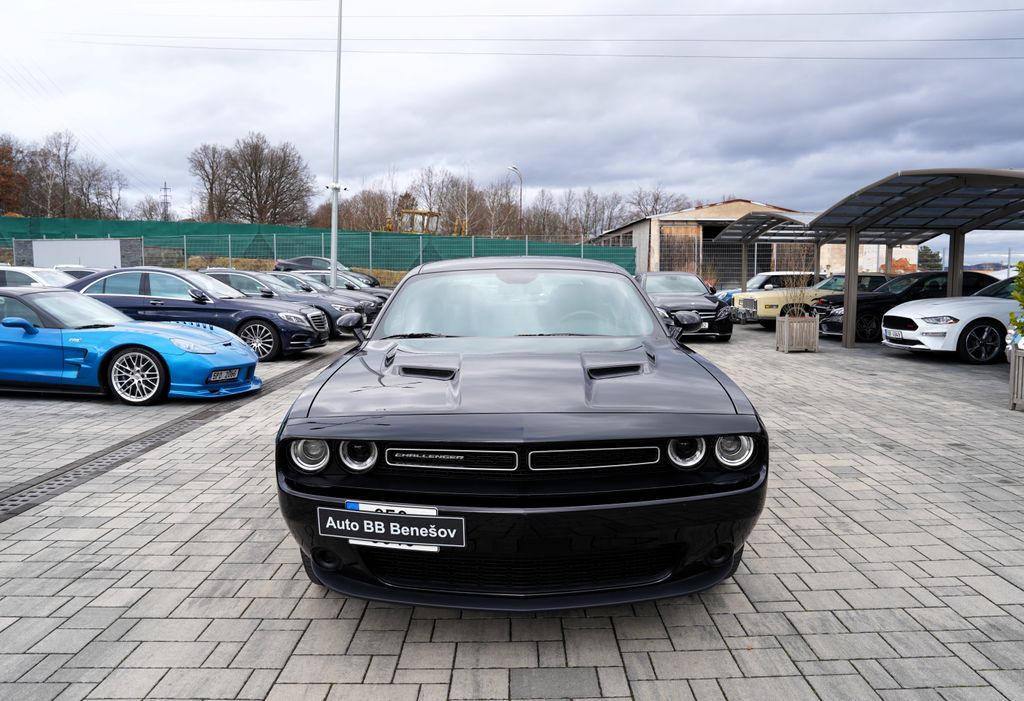 Dodge Challenger 3.6 V6 SXT/automat/ke/xenony