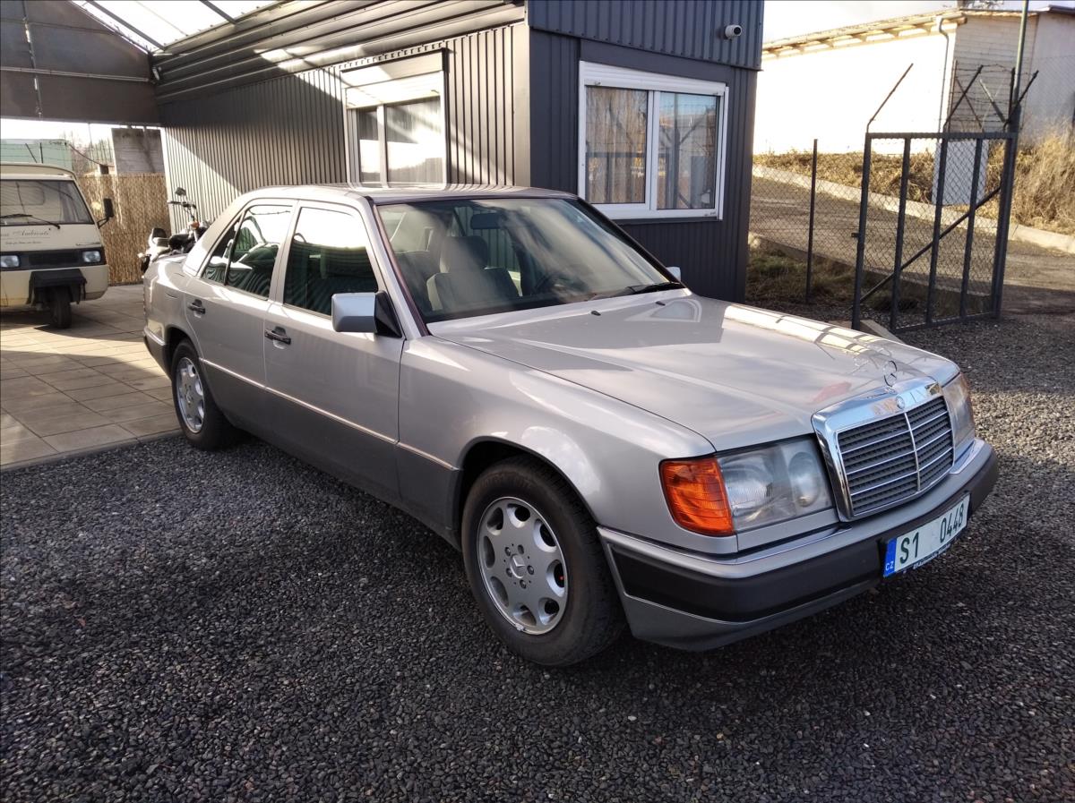 Mercedes-Benz 124 3,0 po servisu