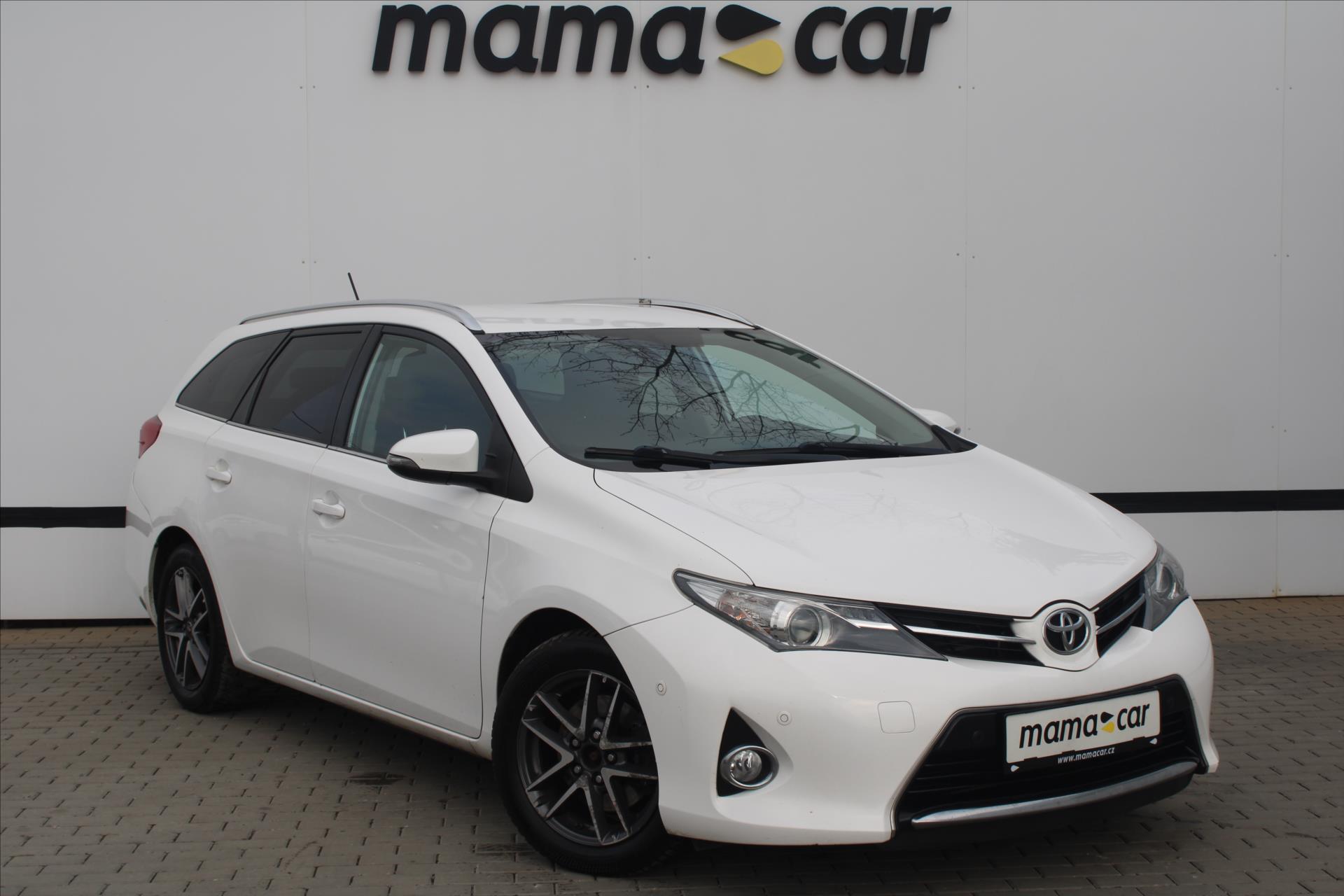 Toyota Auris 2.0 D-4D 91kW SERVISN KN. R