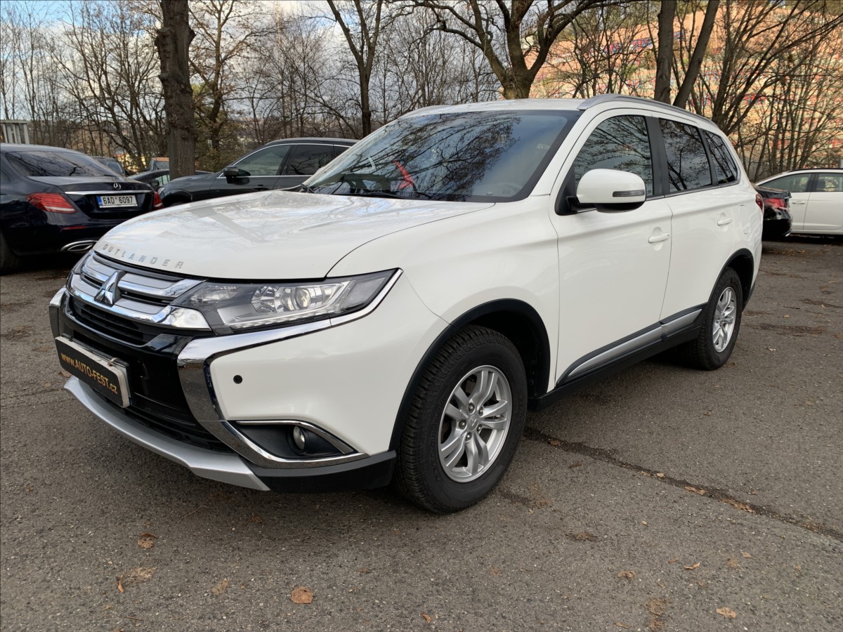 Mitsubishi Outlander 2,3 INTENSE 2.2 DI-D 4WD,R,1.MAJ