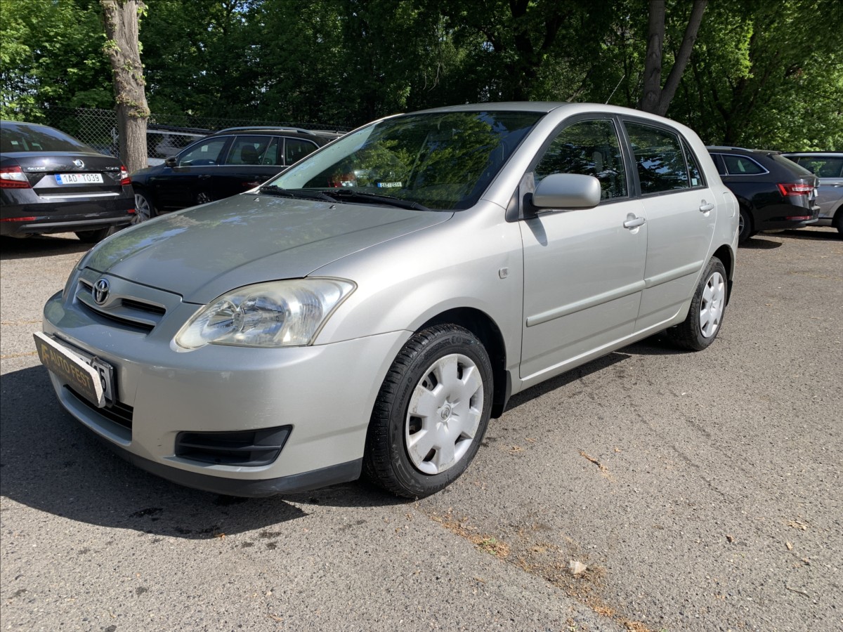 Toyota Corolla 1,4 R,SERVISKA