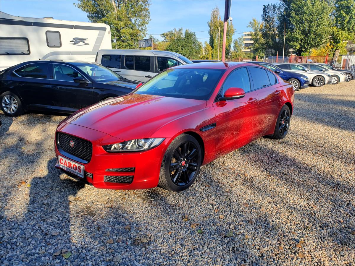 Jaguar XE 2,0 DA,132kw,Prestige,navi,ke