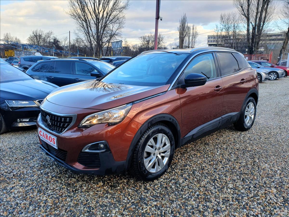 Peugeot 3008 1,5 HDI,vhev,panorama,navi,