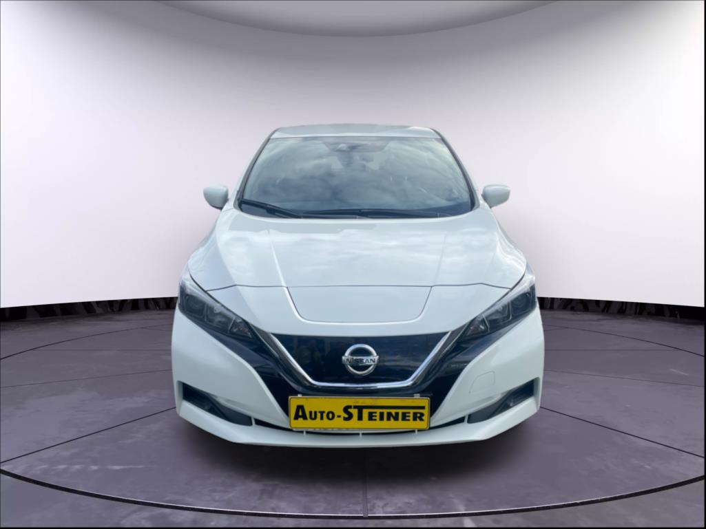 Nissan Leaf ZRUKA do 2030/40KWH/DPH