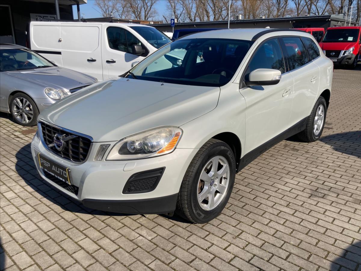 Volvo XC60 2,0 D4 5VLEC 120KW MAN 2WD NAVI