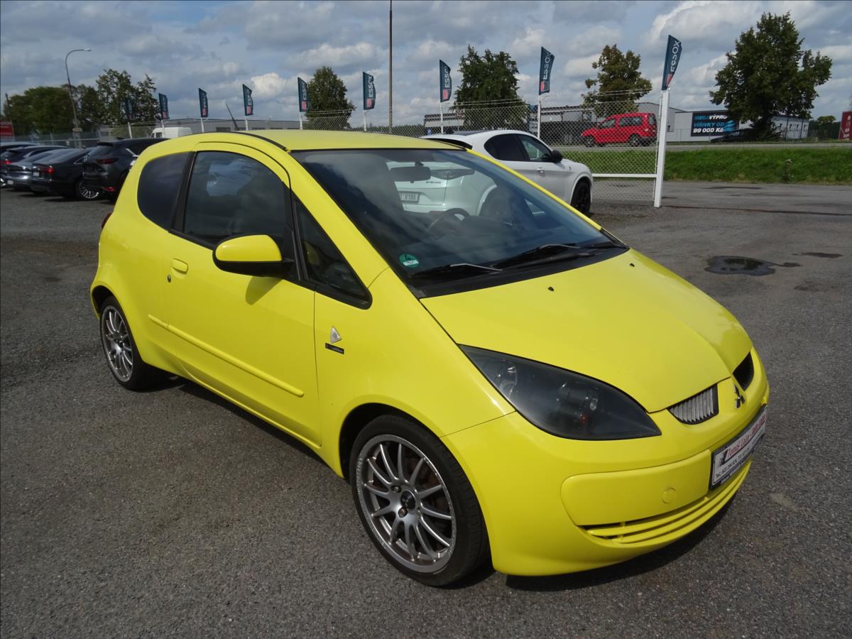 Mitsubishi Colt 1,3 70kW Young Edition,serviska