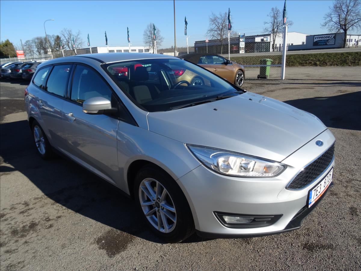 Ford Focus 1,6 i 16V 92kW, 2x kola